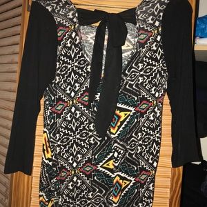 Free Kisses brand maternity shirt size small